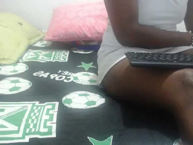 Live sex webcam photo for Daizy-cooper #241343379