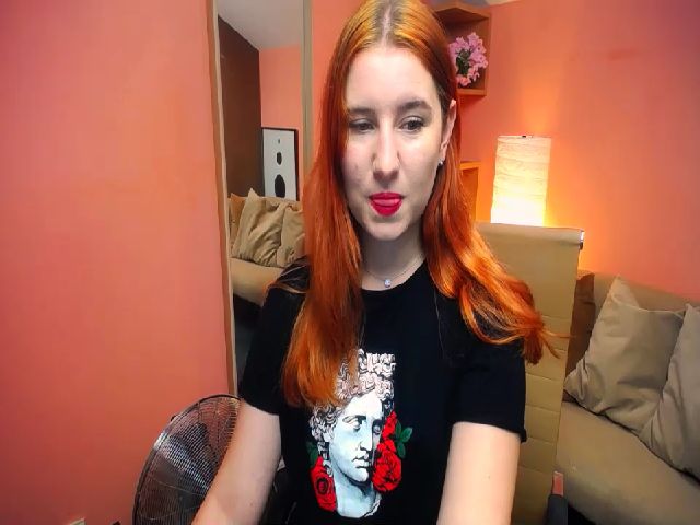 Live sex webcam photo for LunaFoxy #263583378