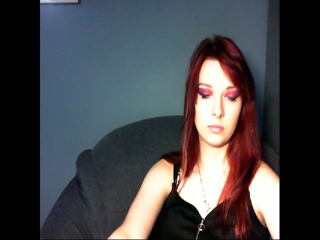 Live sex webcam photo for VirginLuna18 #257077763