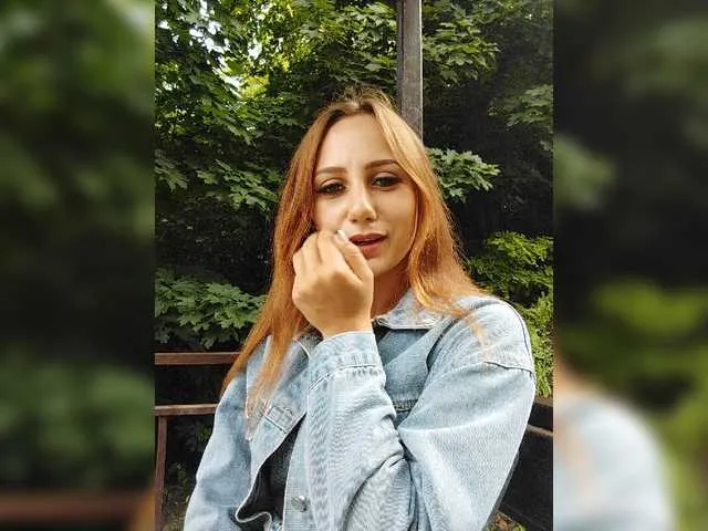 Live sex webcam photo for Elena2206 #246930942
