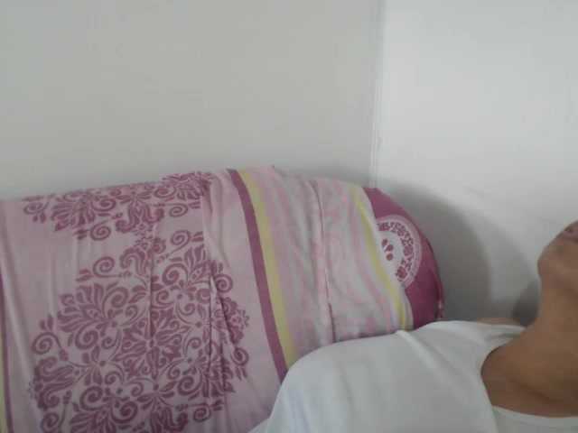 Live sex webcam photo for julianahothot #240972534