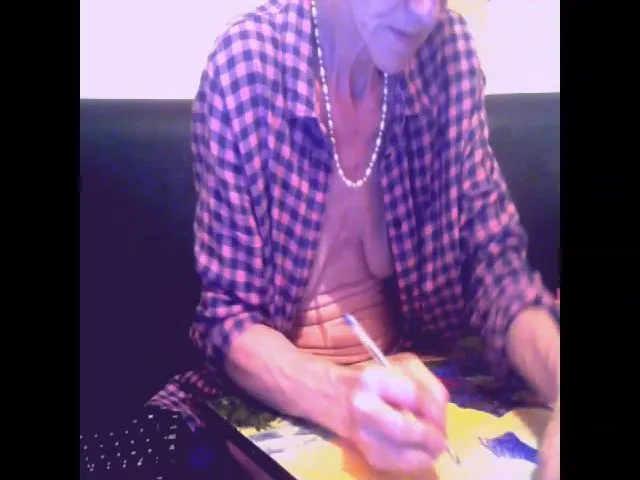 Live sex webcam photo for Sexygeny #255081315