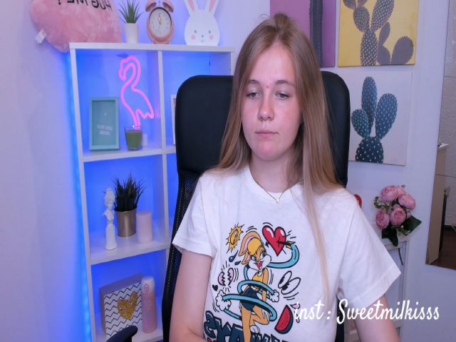 Live sex webcam photo for SweetMilkis #252476715