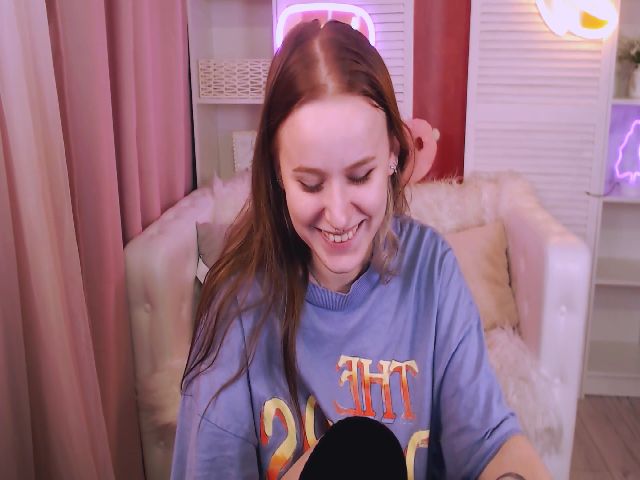 Live sex webcam photo for LynneDawson #255779365