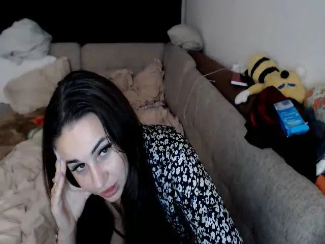 Live sex webcam photo for MaryMoore777 #261035619
