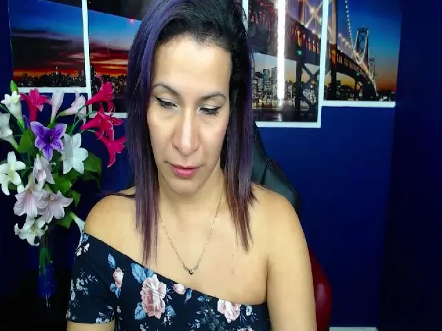 Live sex webcam photo for Infernalsexx #256616385