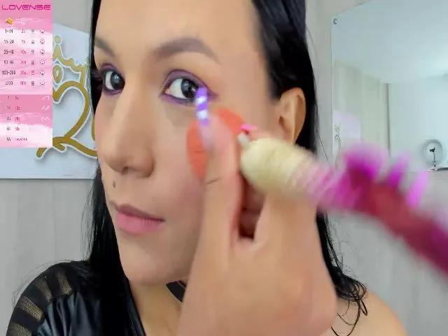 Live sex webcam photo for Jimena_saenz #261698015
