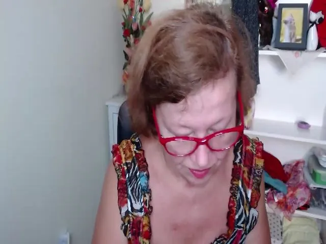 Live sex webcam photo for Adele_69 #264917625