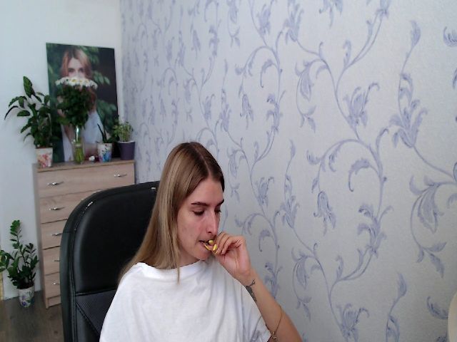 Live sex webcam photo for Springibabby #253308111