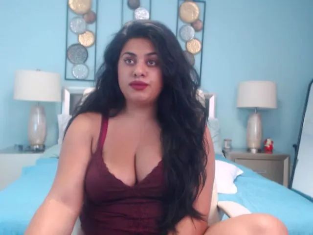 Live sex webcam photo for HeidiCutie #264155920