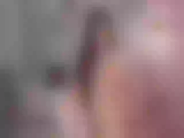 Live sex webcam photo for MaggieBrown_ #265583086