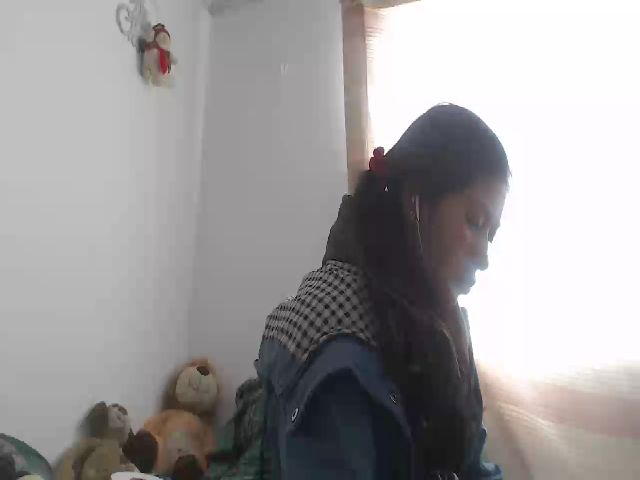 Live sex webcam photo for CHILENITAHOT #254568947