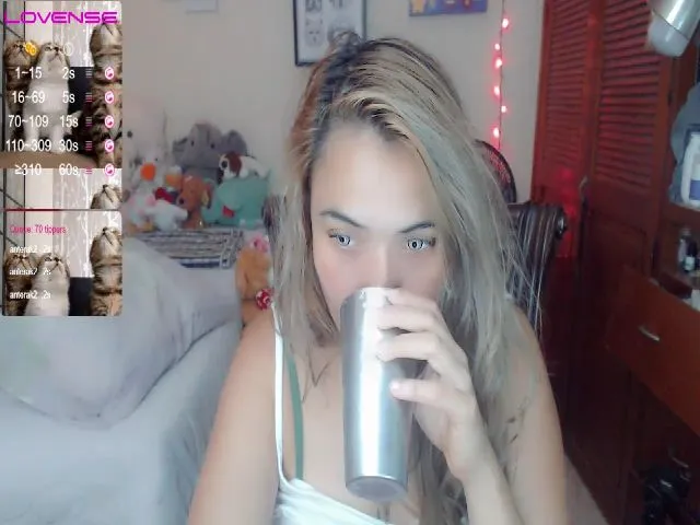 Live sex webcam photo for Meganhill_ #257796937