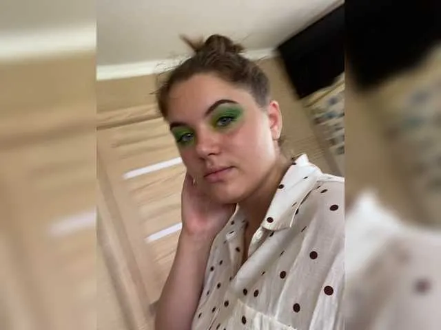 Live sex webcam photo for FoxiZ #253958138