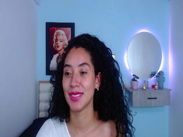 Live sex webcam photo for Jade_lee88 #255940565