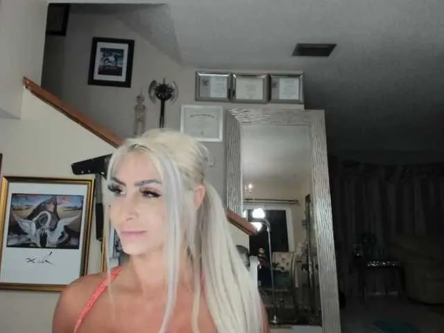 Live sex webcam photo for adrianna_fox #287953030