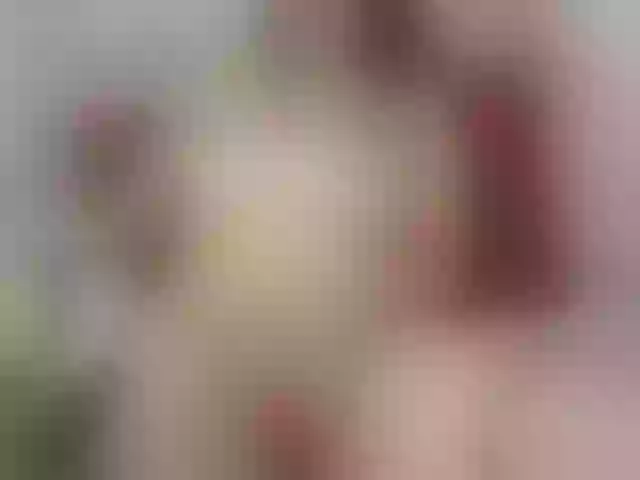 Live sex webcam photo for Liligold2 #258382454