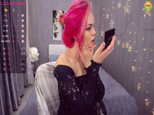 Live sex webcam photo for KerryBlair #255564513