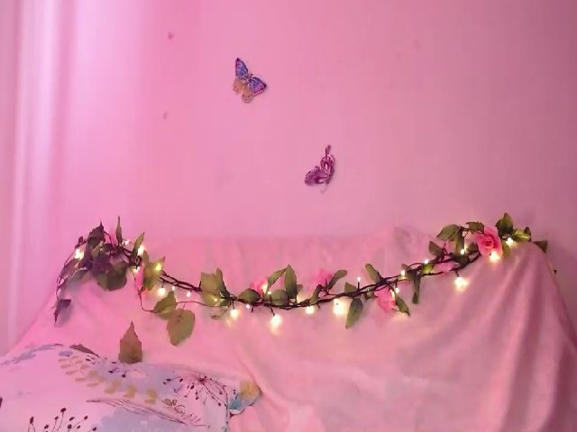 Live sex webcam photo for Perlamoon #264459925