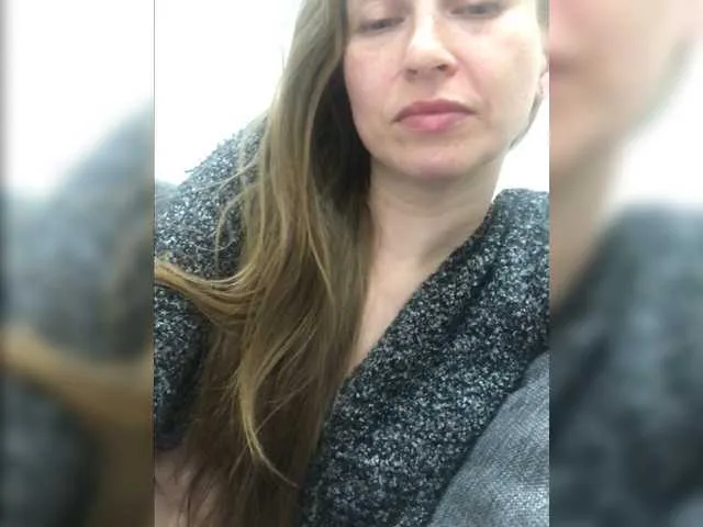 Live sex webcam photo for -Jolly- #260813783
