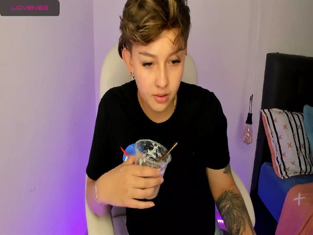 Live sex webcam photo for SalemJimenez #253694976