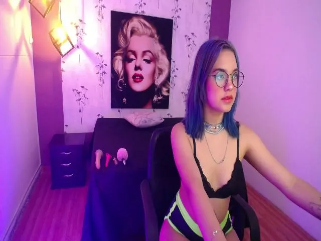 Live sex webcam photo for Spaaarkie #255656052