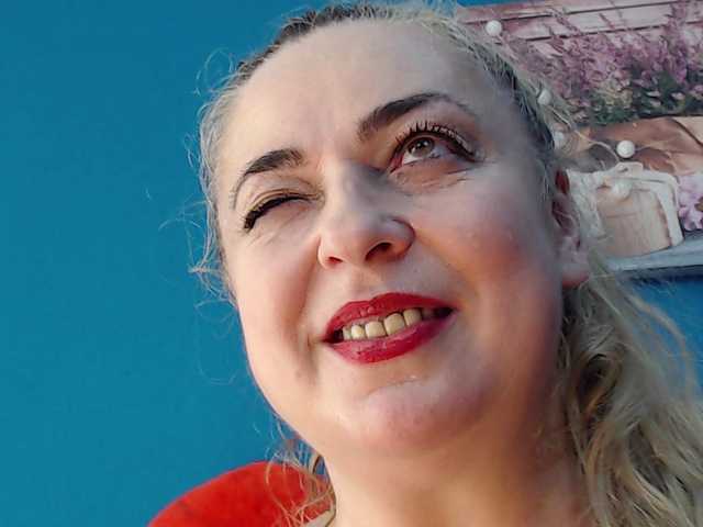 Live sex webcam photo for MilfySophie #241153027