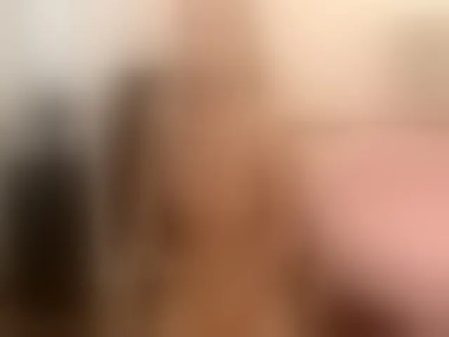 Live sex webcam photo for LoreenThornon #256630608