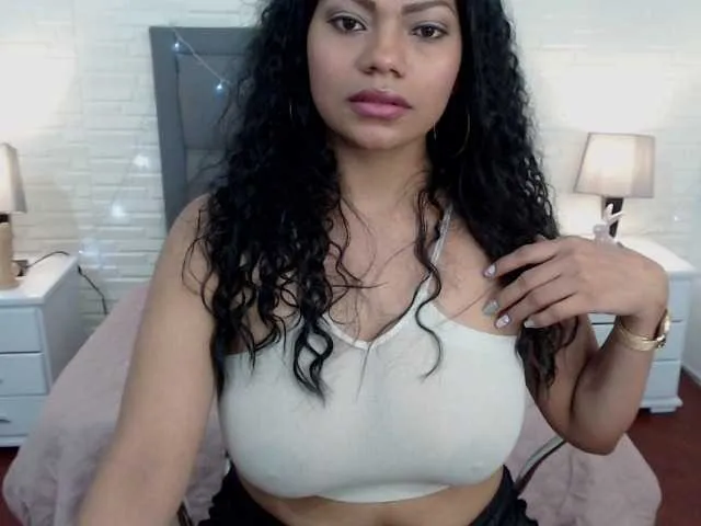 Live sex webcam photo for Lupe-blue #241036708