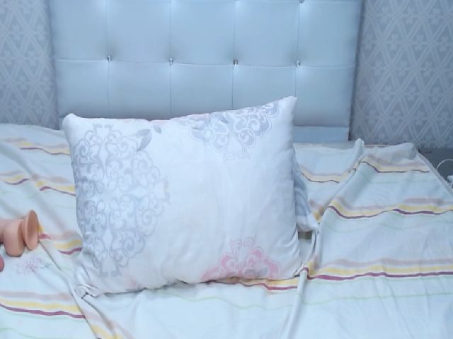 Live sex webcam photo for Saraxsexy #255449670