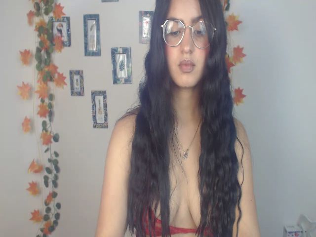 Live sex webcam photo for Selenaburning #256621830