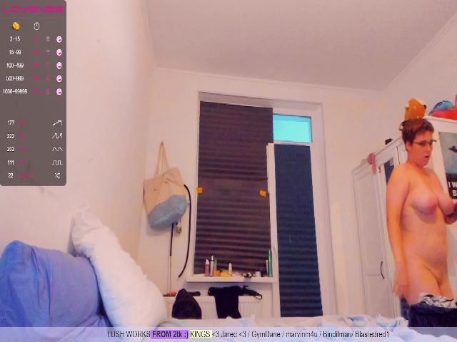 Live sex webcam photo for EllenRipley18 #262627737