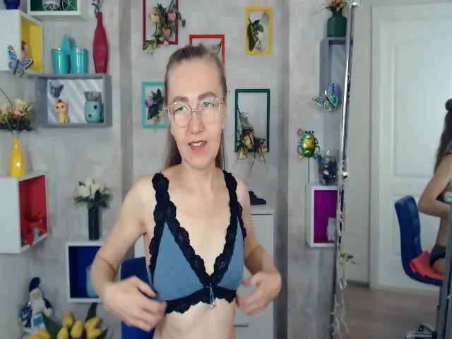 Live sex webcam photo for Greybunny #253076949