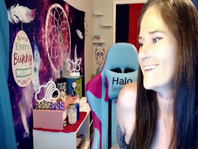 Live sex webcam photo for Lolabunny9 #254647817