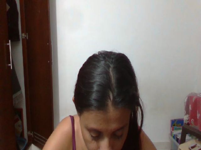 Live sex webcam photo for Angelina323 #264696676