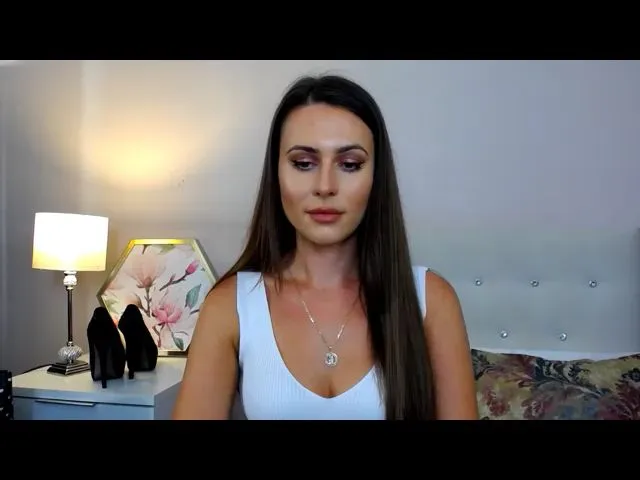 Live sex webcam photo for CharlotteLOV #255400509