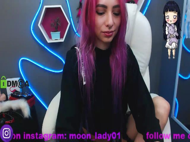 Live sex webcam photo for Moonlady6 #252725824