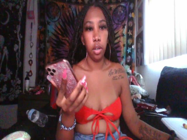 Live sex webcam photo for hennyhoneypot #257882870