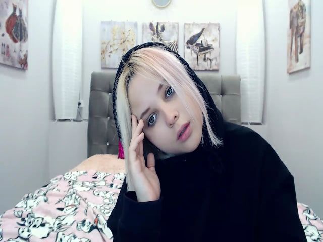 Live sex webcam photo for Helokit #259131382