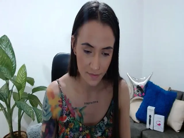 Live sex webcam photo for Avaa22_ #257866453
