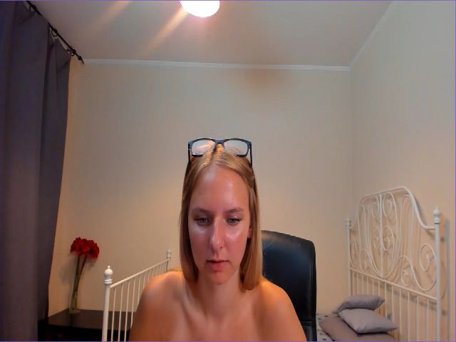 Live sex webcam photo for O1iv1a #253534596