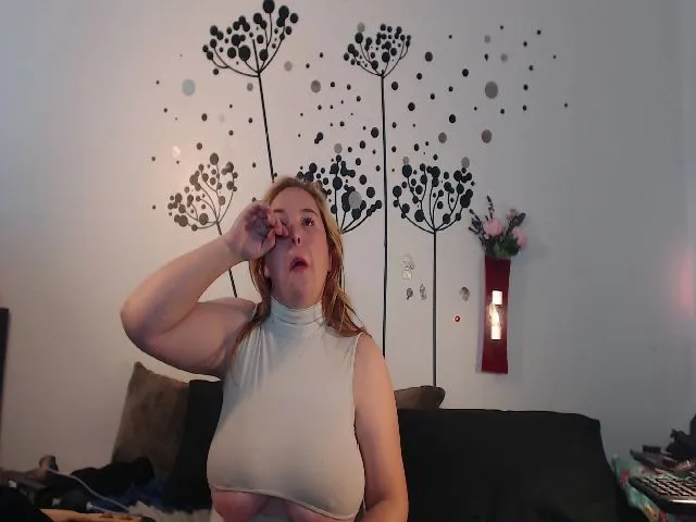 Live sex webcam photo for voluptuousDDD #256318682