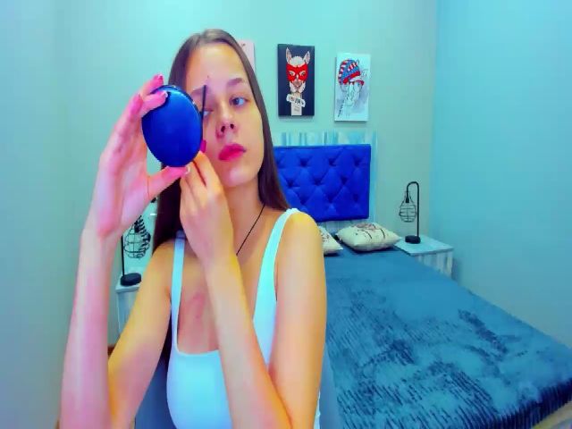 Live sex webcam photo for LianaWild #262525398