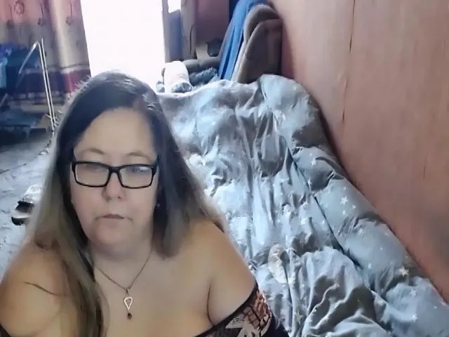 Live sex webcam photo for HotXXXGirl1 #252984147