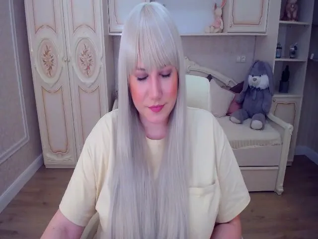 Live sex webcam photo for VeritableGirl #254031177