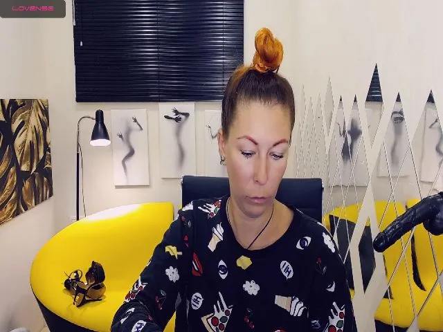 Live sex webcam photo for MarvelousLilu #265511526