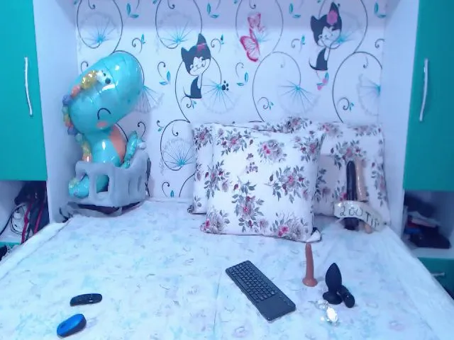 Live sex webcam photo for kinkybrunetee #261280088