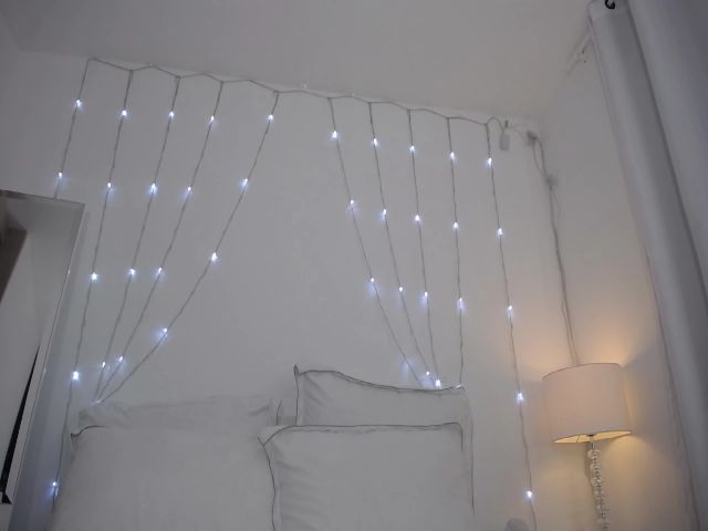 Live sex webcam photo for Marianviolet #260453189