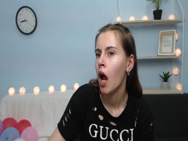 Live sex webcam photo for MollyTravis #255494201