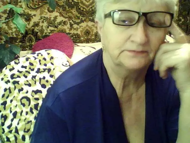 Live sex webcam photo for LolkaAlyss #287976323